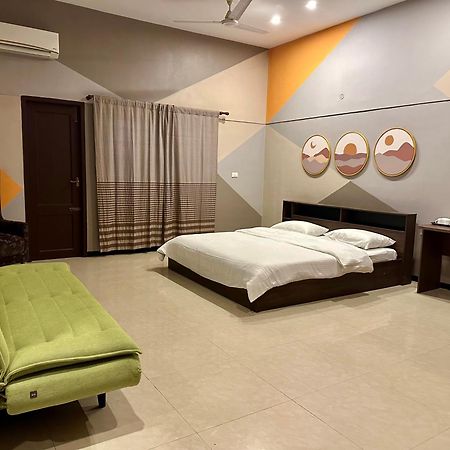 Costa Verde Luxury Seafront Villa Chennai Exteriör bild