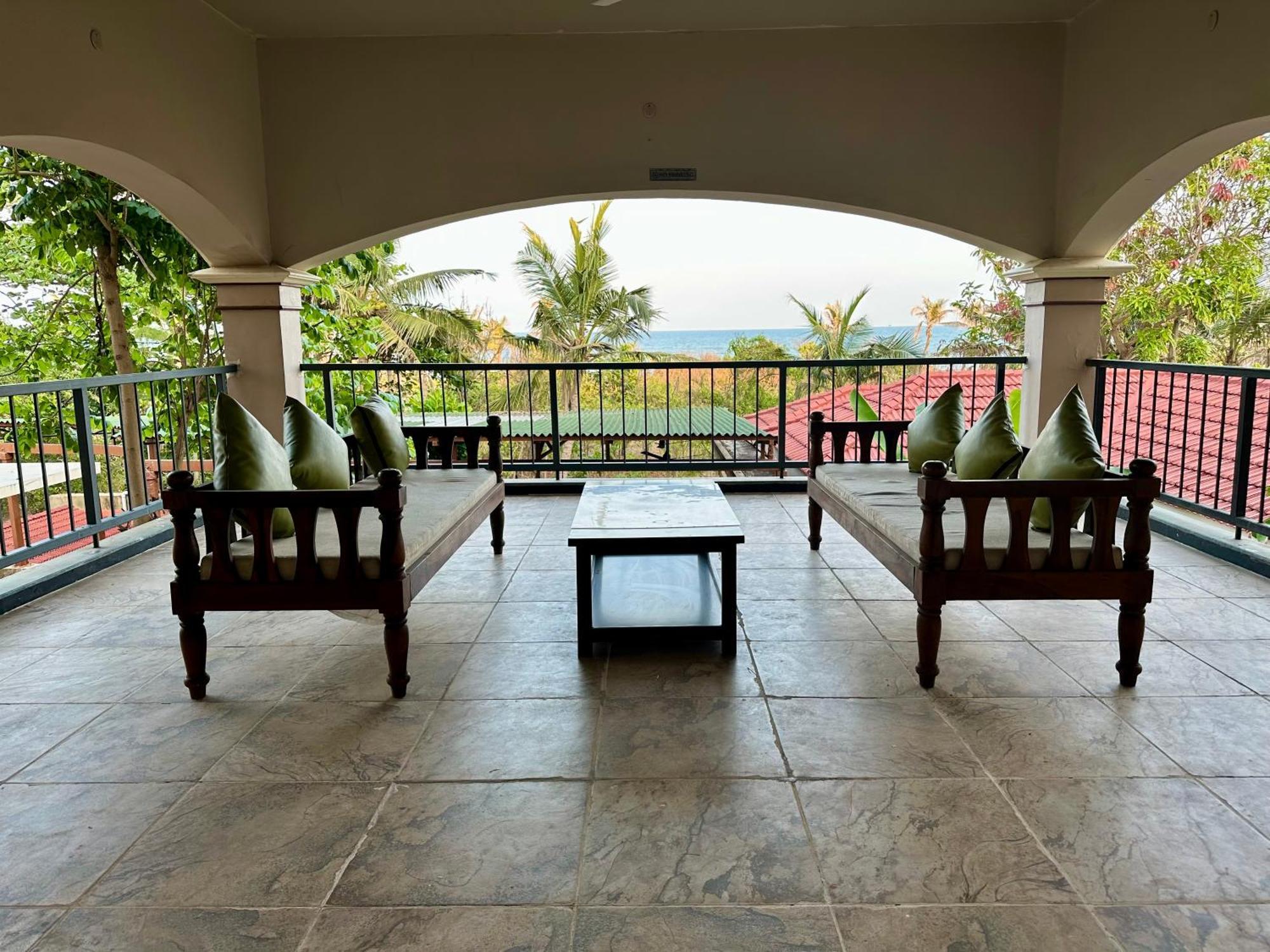 Costa Verde Luxury Seafront Villa Chennai Exteriör bild